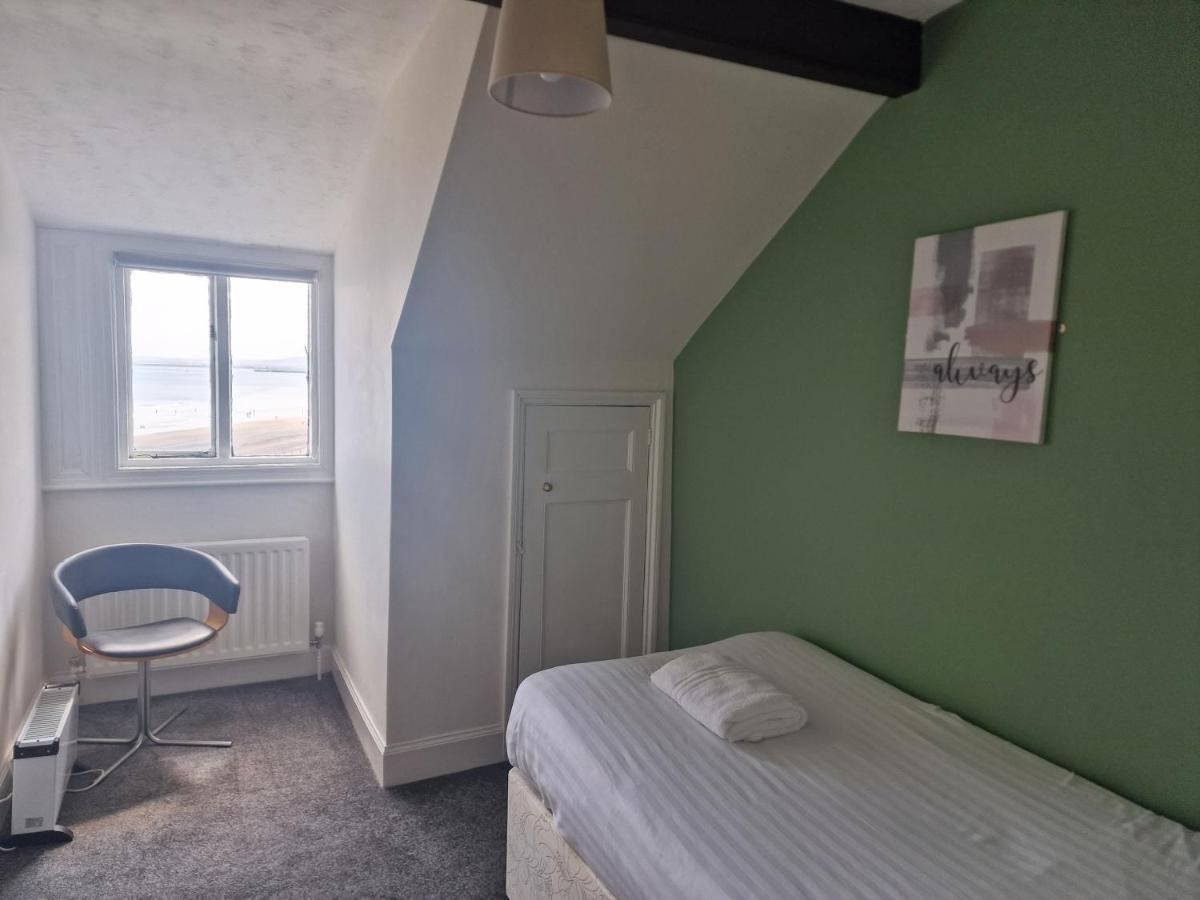 2 The Green, Exceptional Large House, Sea Views Loads Of Bathrooms シートン・カルー エクステリア 写真