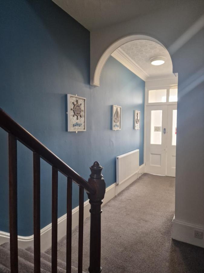 2 The Green, Exceptional Large House, Sea Views Loads Of Bathrooms シートン・カルー エクステリア 写真